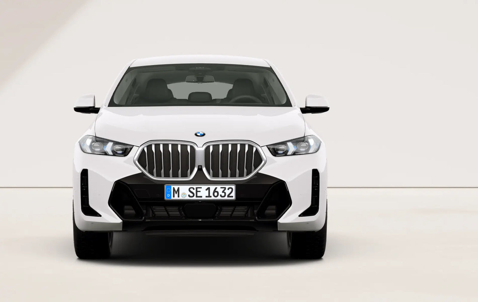 BMW X6 xDrive30d M Sport - vista frontale bianco