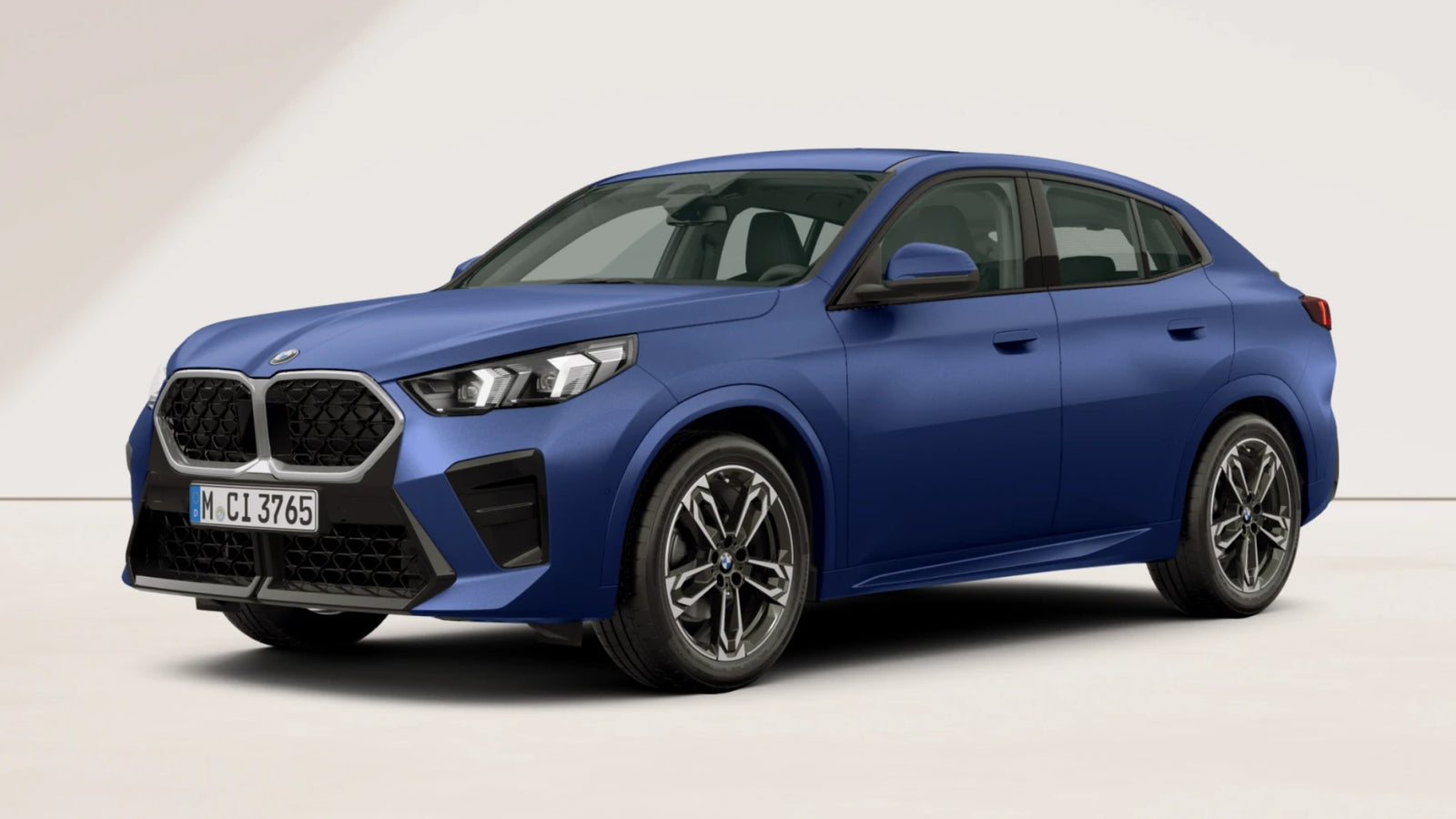 BMW X2 sDrive18d M Sport noleggio lungo termine - Frozen Portimao Blue