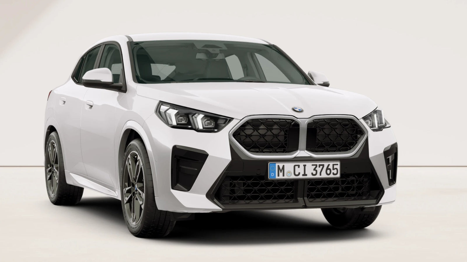 BMW X2 sDrive18d M Sport noleggio lungo termine - Alpin White vista anteriore