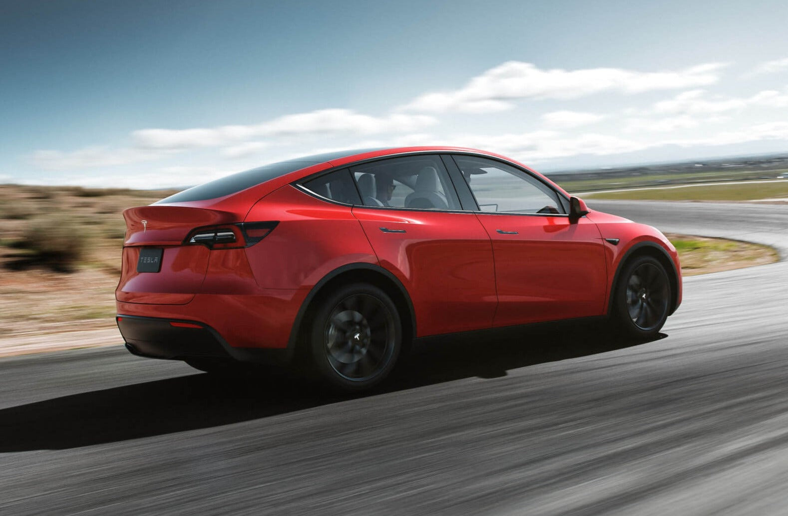 TESLA Model Y 75 kWh Dual Motor Long Range 4WD Automatica Noleggio Lungo Termine - Solorent.it