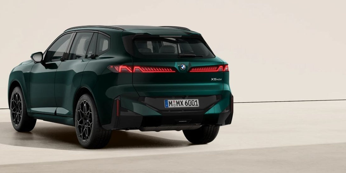 BMW X5 xDrive40d M Sport Automatica – vista posteriore a tre quarti Vancouver Green