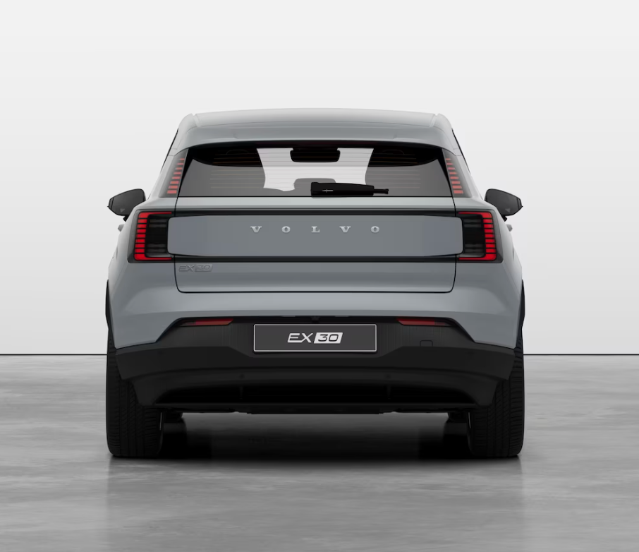 VOLVO EX30 Single Motor Extended Range Plus Automatica Noleggio Lungo Termine Privati