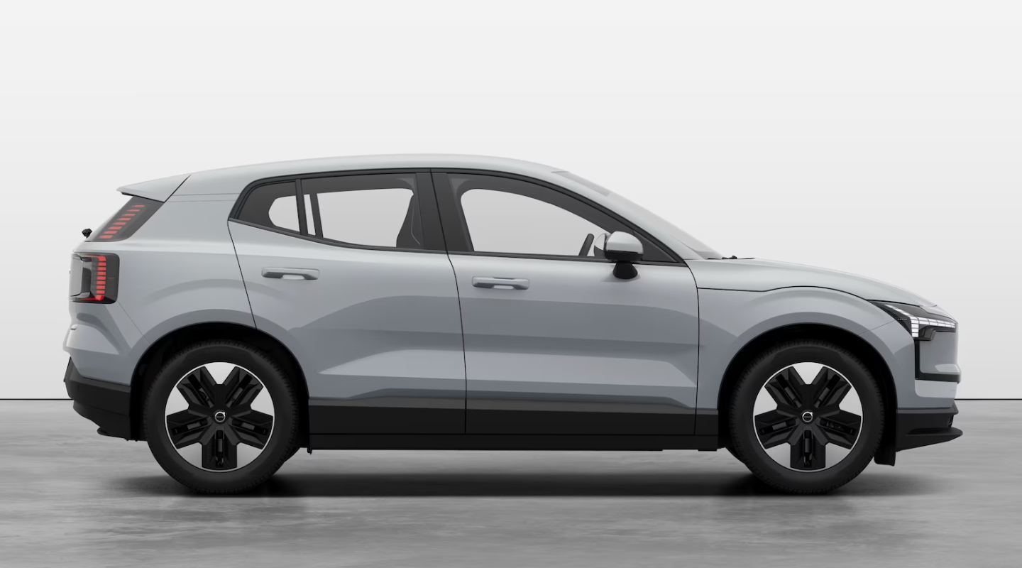 VOLVO EX30 Single Motor Extended Range Plus Automatica Noleggio Lungo Termine Privati - Solorent.it