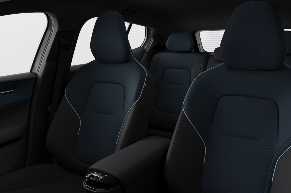 VOLVO EX30 Single Motor Extended Range Plus Automatica Noleggio Lungo Termine Privati