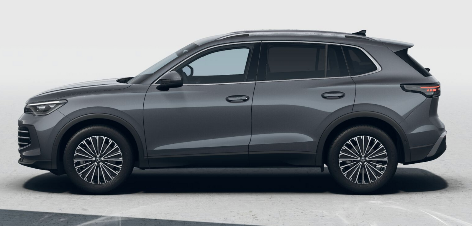 VOLKSWAGEN Tiguan 2.0 TDI 110KW SCR Elegance DSG Automatica Noleggio Lungo Termine Privati - Solorent.it