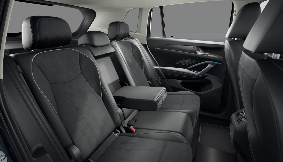 VOLKSWAGEN Tiguan 2.0 TDI 110KW SCR Elegance DSG Automatica Noleggio Lungo Termine Privati