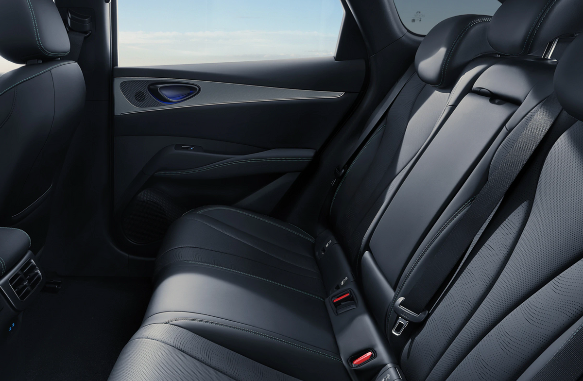 BYD SEAL 6 DM-i Touring 1.5 212cv Touring Comfort Noleggio Lungo Termine