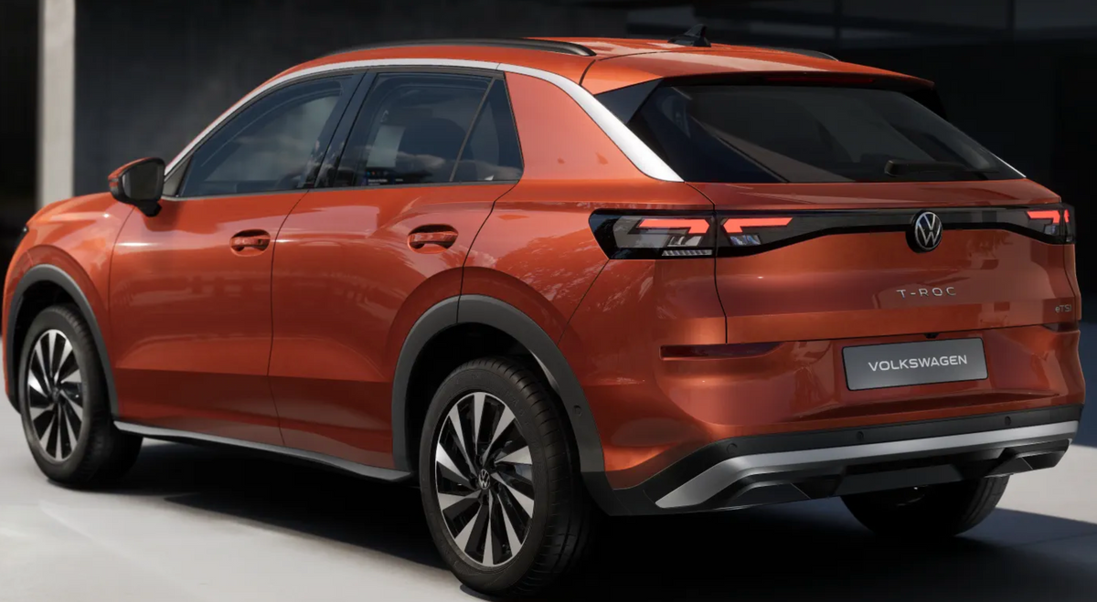 Volkswagen T-Roc 1.5 eTSI 85kW ACT Life DSG Noleggio Lungo Termine Privati - Solorent.it