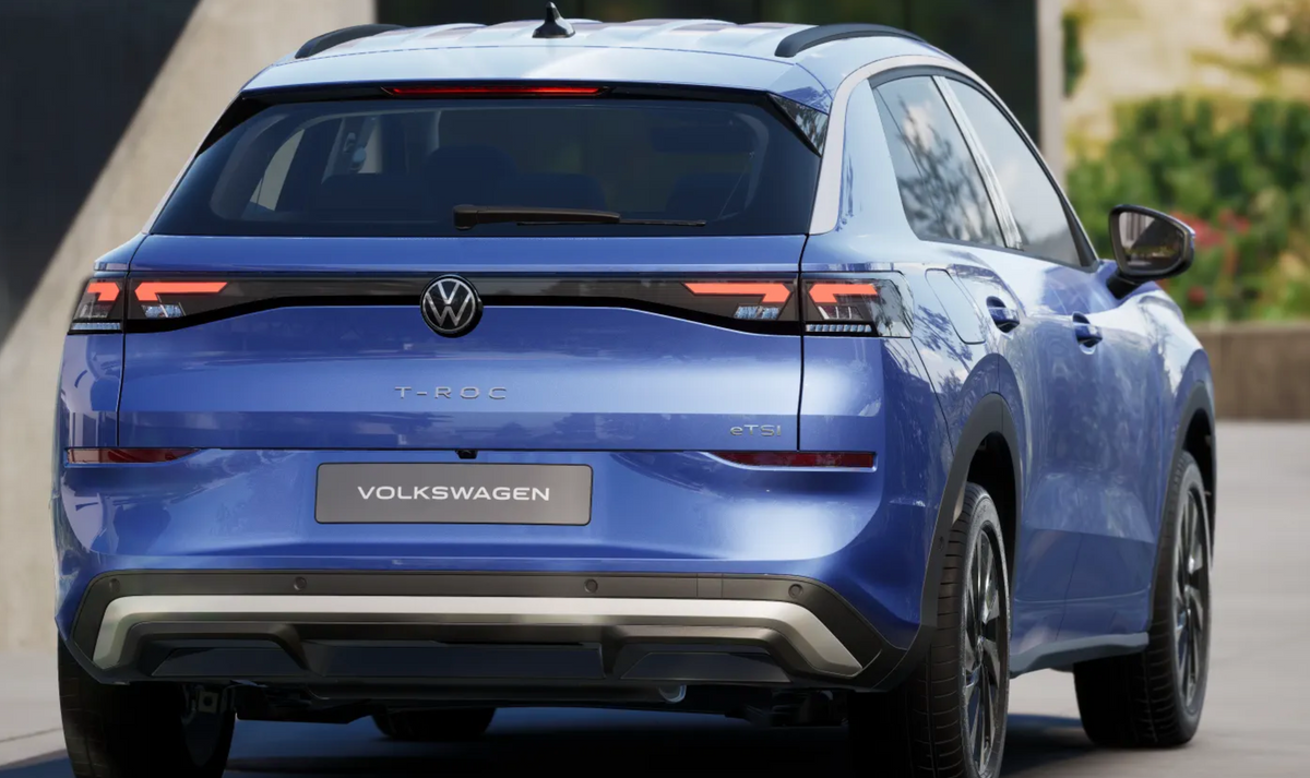 Volkswagen T-Roc 1.5 eTSI 85kW ACT Life DSG Noleggio Lungo Termine Privati - Solorent.it