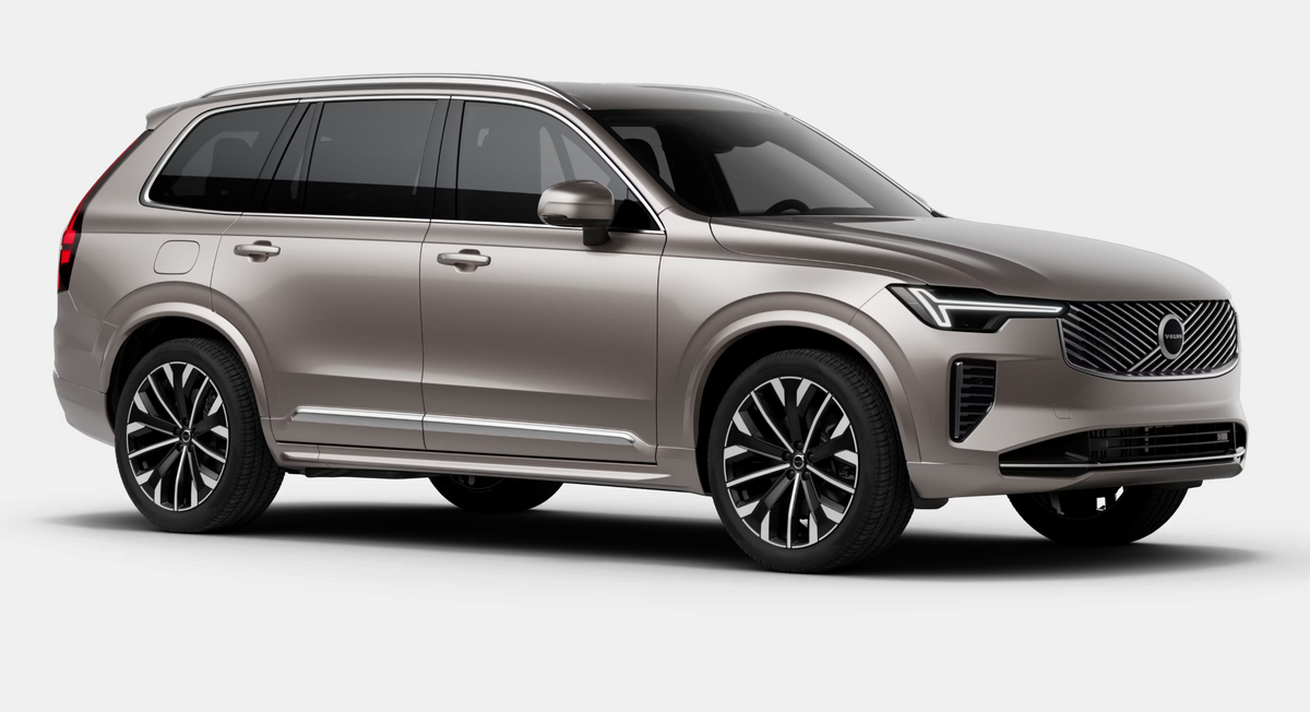VOLVO XC90 T8 AWD plug-in 7p Plus Ultra Bright Noleggio Lungo Termine Privati - Solorent.it