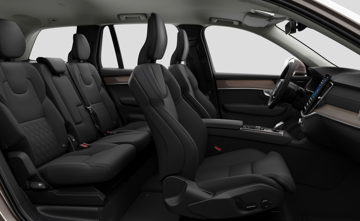 VOLVO XC90 T8 AWD plug-in 7p Plus Ultra Bright Noleggio Lungo Termine Privati - Solorent.it