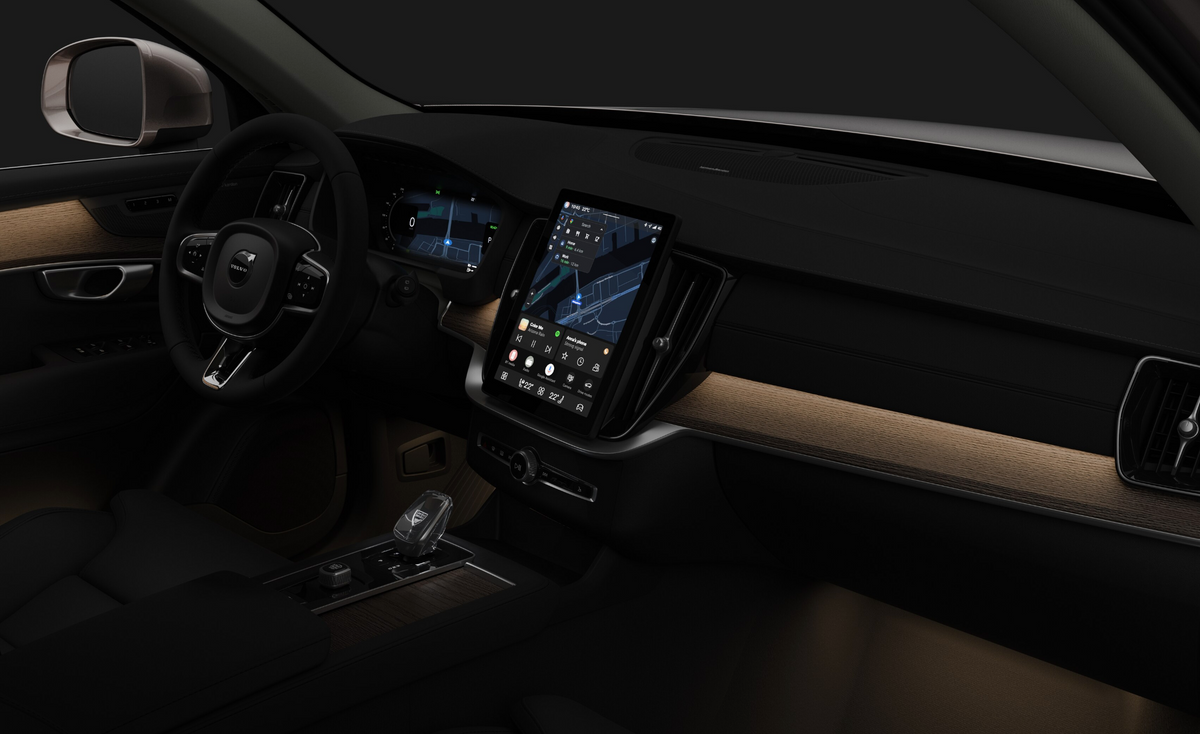 VOLVO XC90 T8 AWD plug-in 7p Plus Ultra Bright Noleggio Lungo Termine Privati - Solorent.it