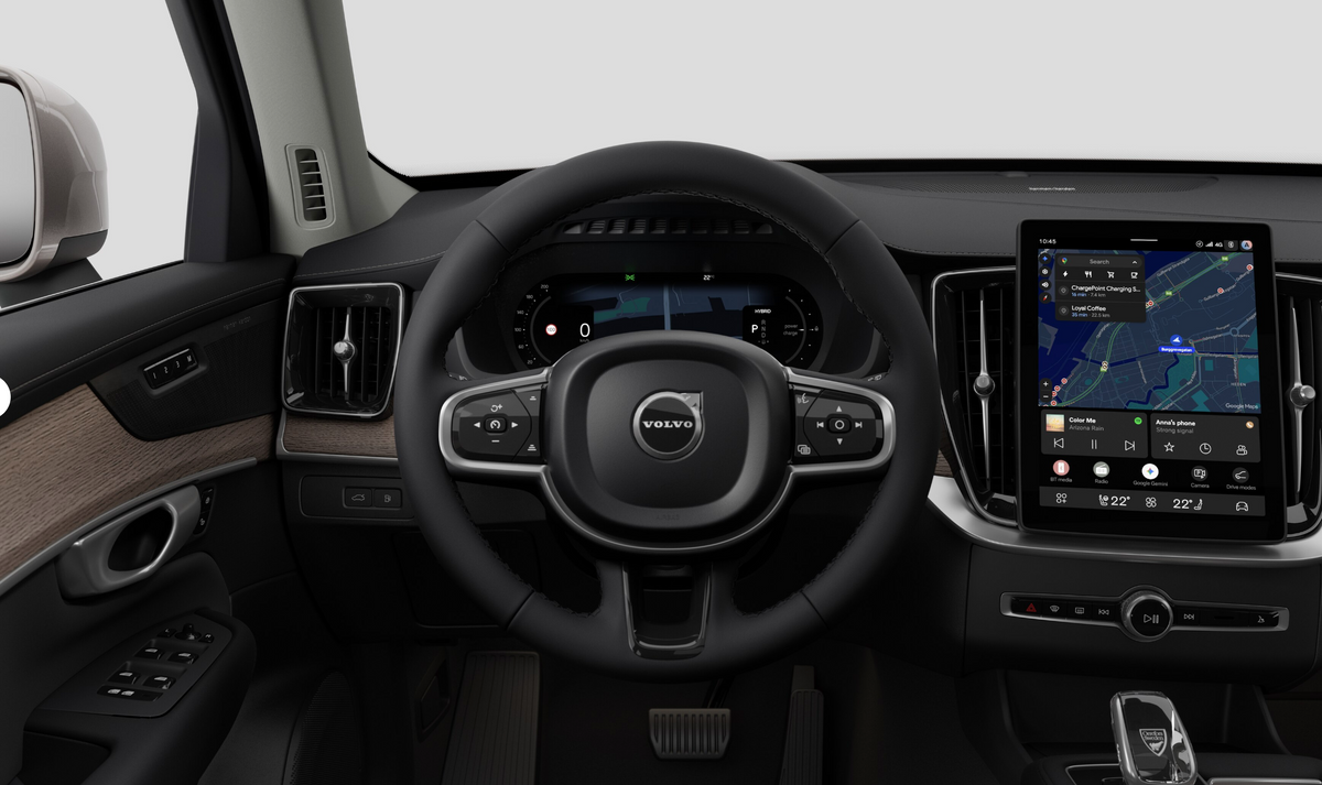 VOLVO XC90 T8 AWD plug-in 7p Plus Ultra Bright Noleggio Lungo Termine Privati - Solorent.it