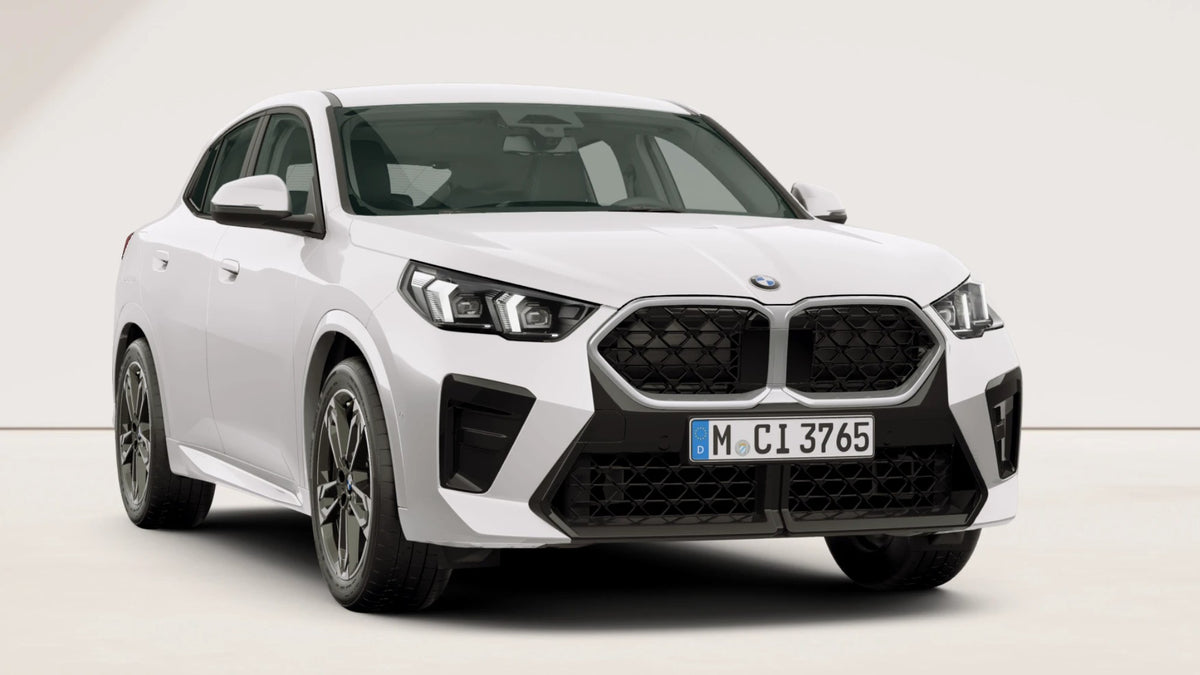 BMW X2 sDrive18d M Sport noleggio lungo termine - Alpin White vista anteriore