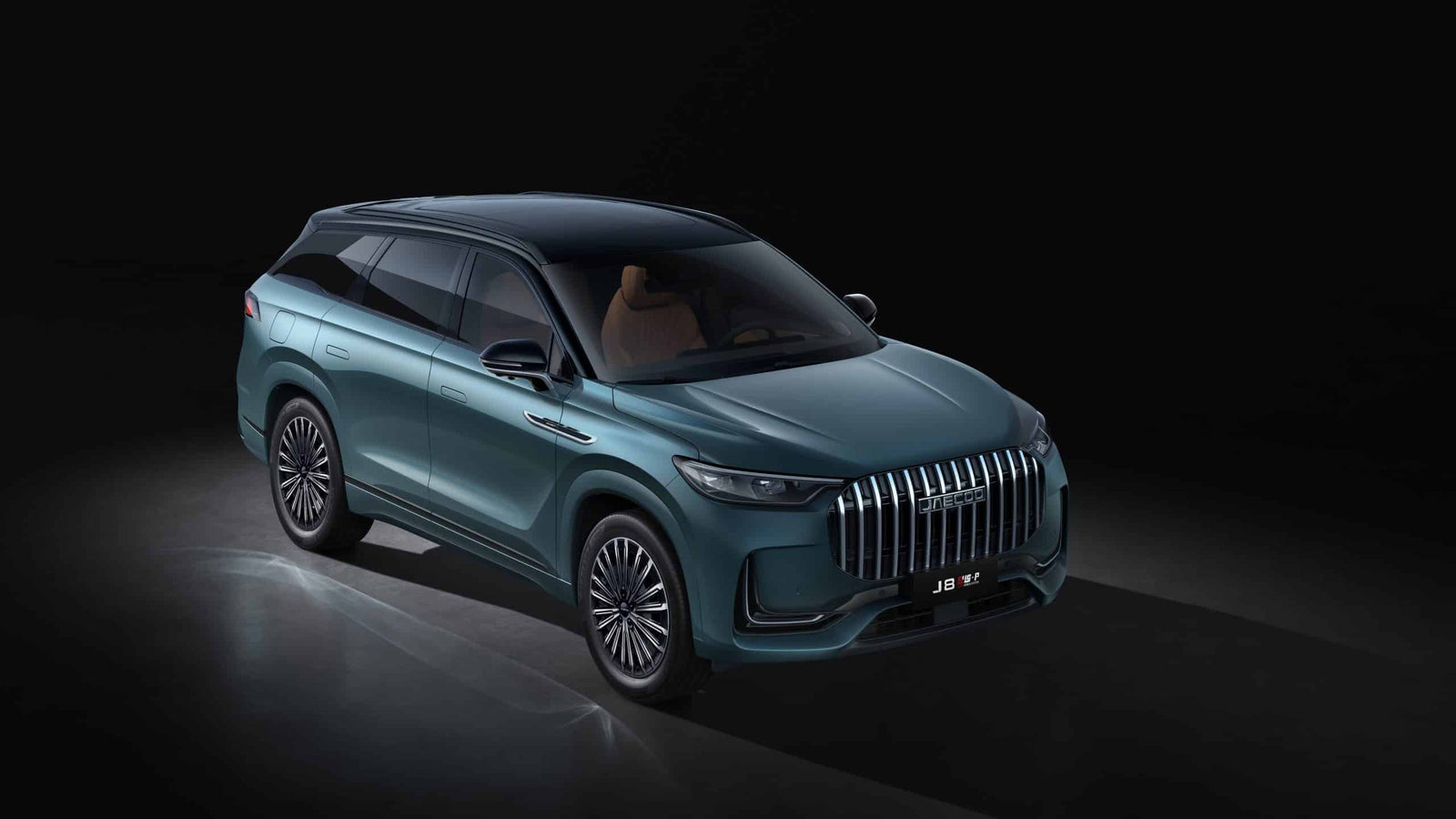 Jaecoo 8 SHS-P Exclusive AWD noleggio lungo termine - vista anteriore tre quarti