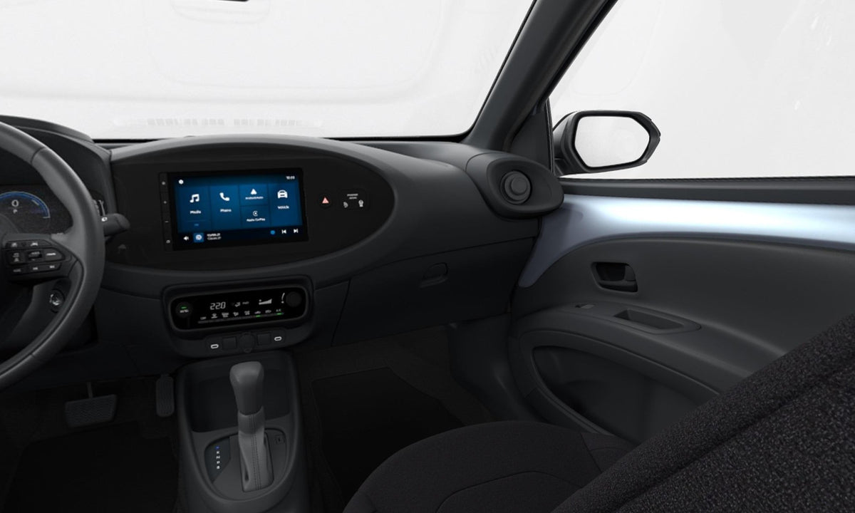 TOYOTA Aygo X Hybrid 115 e-CVT Noleggio Lungo Termine - interni Solorent.it