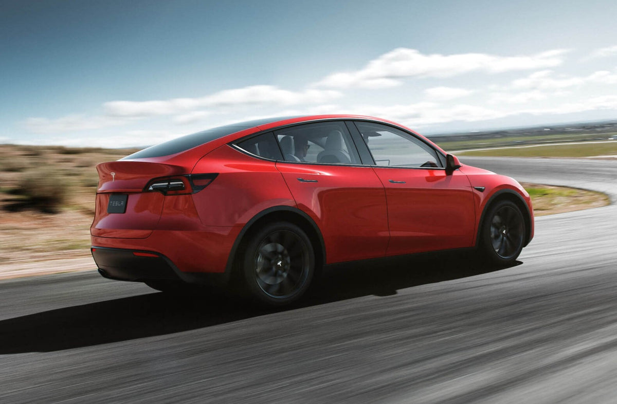 TESLA Model Y 75 kWh Dual Motor Long Range 4WD Automatica Noleggio Lungo Termine - Solorent.it