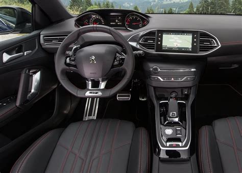 PEUGEOT 308 Berlina Allure PureTech 130 S&S 5 Porte Manuale Noleggio Lungo Termine - Solorent.it