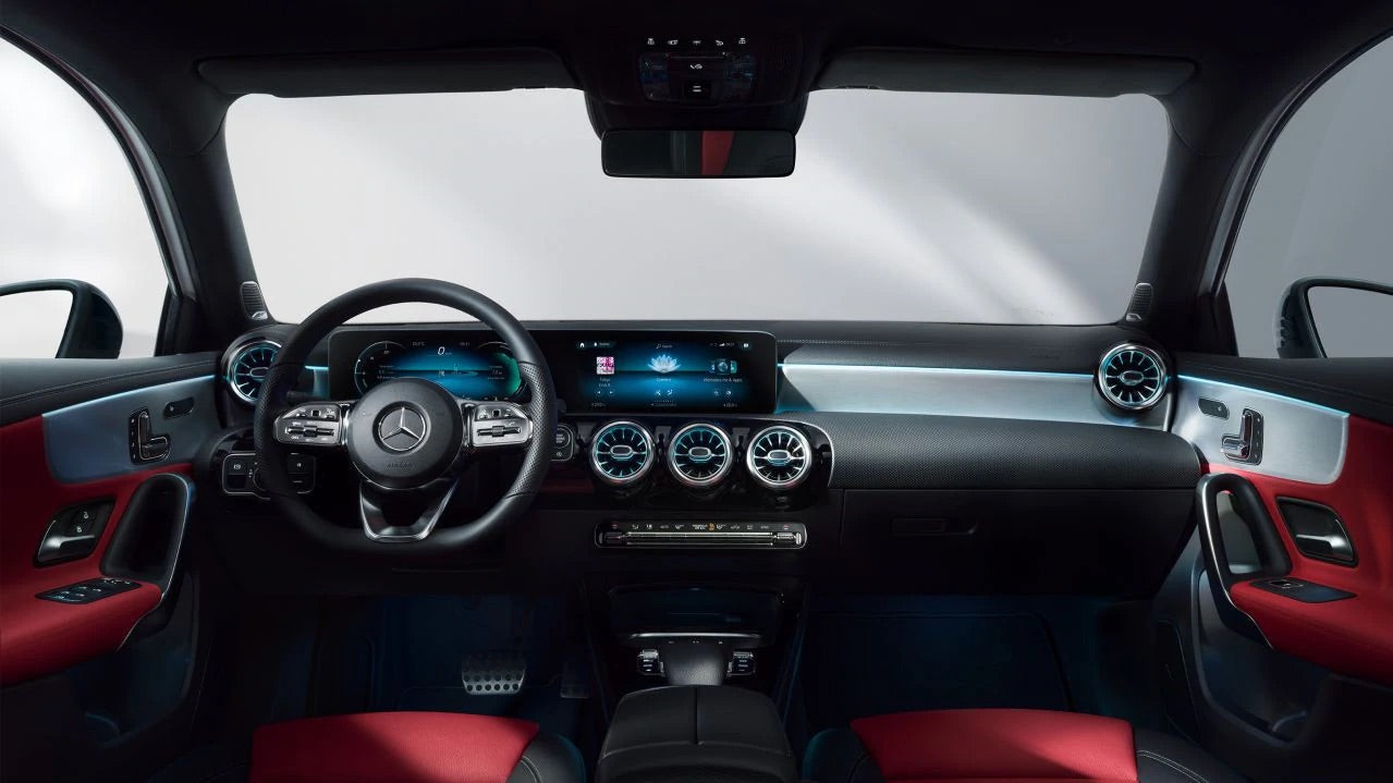 MERCEDES-BENZ CLASSE A 180d Berlina Automatica Business Noleggio Lungo Termine - Spark Consulting